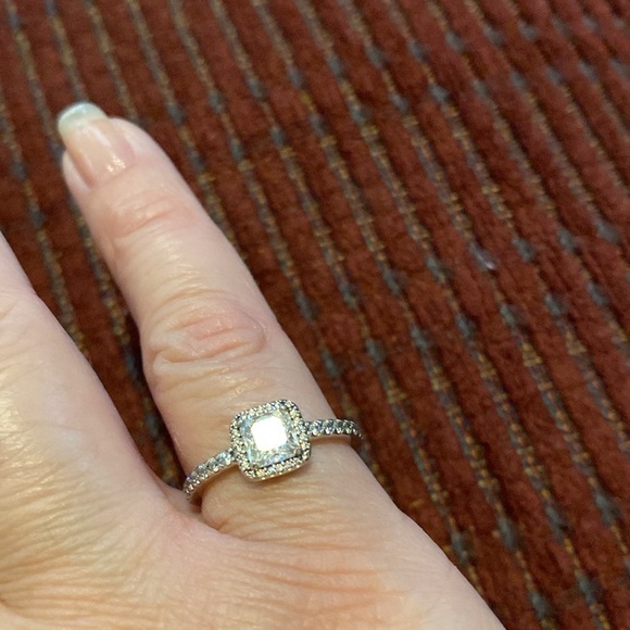 ***NWOT*** PANDORA SQUARE SPARKLE HALO RING - Picture 5 of 16